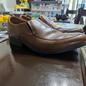 Men's dress shoes